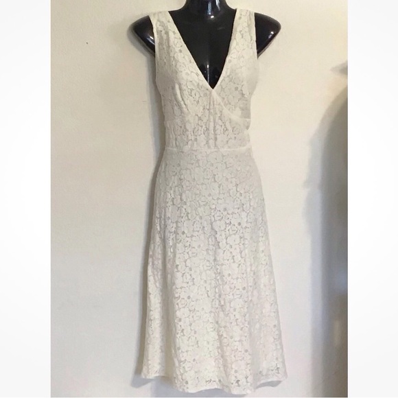 B.i.y.a.y.c.d.a. Women’s sleeveless V-neck lace dress. Size 10 - Picture 5 of 9